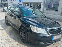 Schwarz Gebraucht 2011 Skoda Octavia Kombi | 3.500 € (Fairer Preis)