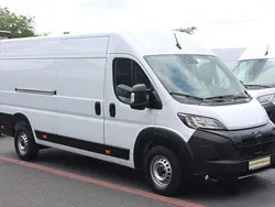 Weiß icy Gebraucht 2024 Peugeot Boxer Van | 27.368 € (Superpreis)