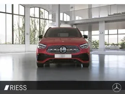 Rot Gebraucht 2020 Mercedes GLA200 AMG SUV | 31.900 € (Etwas zu teuer)