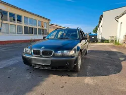 Schwarz Gebraucht 2005 BMW 318 Kombi | 3.000 € (Fairer Preis)