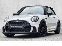 Weiß Gebraucht 2024 Mini Cooper Clubman Classic Kombi | 25.390 € (Fairer Preis)