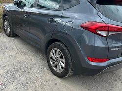 Grau Gebraucht 2016 Hyundai Tucson SUV | 15.900 € (Fairer Preis)