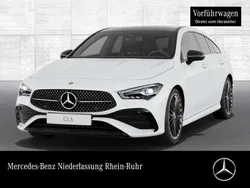 Polarweiß Gebraucht 2024 Mercedes CLA200 AMG Kombi | 42.990 €