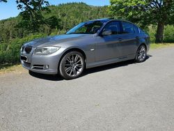 Grau Gebraucht 2011 BMW 335 Comfort Edition Limousine | 16.500 € (Fairer Preis)
