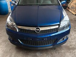 Blau Gebraucht 2008 Opel Astra GTC Sport Coupé | 3.500 €