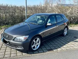 Lexus IS200