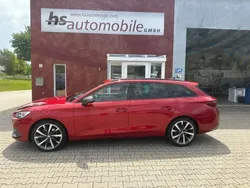 Rot Gebraucht 2022 Seat Leon FR Limousine | 19.799 € (Fairer Preis)