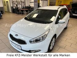 Weiß Gebraucht 2015 Kia Ceed Sportswagon FIFA World Cup Edition Kombi | 9.890 € (Etwas zu teuer)
