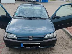 Grün Gebraucht 1996 Peugeot 306 Limousine | 2.000 € (Teuer)
