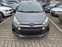 Grau Gebraucht 2018 Hyundai i10 Classic Kleinwagen | 6.300 € (Fairer Preis)