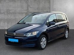 Blau Gebraucht 2021 VW Touran Comfortline Van / Kleinbus | 25.890 € (Fairer Preis)