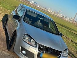 Silber Gebraucht 2008 VW Golf V Edition Kleinwagen | 5.500 €