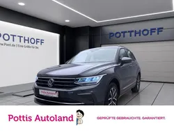 Grau Gebraucht 2022 VW Tiguan Life SUV | 25.777 € (Guter Preis)