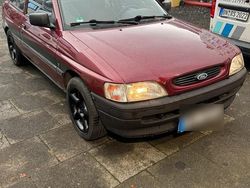 Rot Gebraucht 1993 Ford Escort Kleinwagen | 500 €