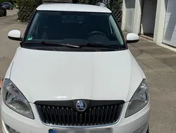 Weiß Gebraucht 2011 Skoda Fabia Ambiente Kleinwagen | 5.500 € (Etwas zu teuer)