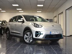 Seidensilber Gebraucht 2021 Kia e-Niro Edition 7 SUV | 16.770 € (Guter Preis)