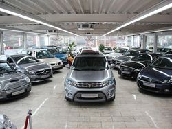 Grau Gebraucht 2016 Suzuki Vitara Limousine | 12.990 €