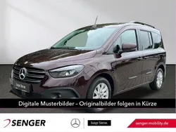 Rot Gebraucht 2023 Mercedes 180 Progressive Limousine | 27.450 € (Guter Preis)