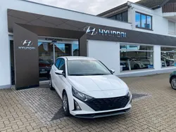 Weiß Neu 2024 Hyundai i20 Select Limousine | 19.490 € (Fairer Preis)