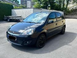 Schwarz Gebraucht 2007 Ford Fiesta Ghia Kleinwagen | 2.300 € (Fairer Preis)