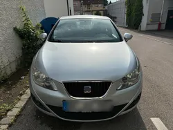Grau Gebraucht 2012 Seat Ibiza Kleinwagen | 2.899 €