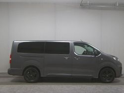 Grau Gebraucht 2021 Citroën Spacetourer Van / Kleinbus | 24.980 € (Guter Preis)