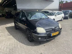 Schwarz Gebraucht 2004 Nissan Almera Tino Acenta Van / Kleinbus | 590 € (Fairer Preis)