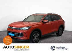 Persimmon red metallic Gebraucht 2024 VW Tiguan Elegance SUV | 46.760 € (Fairer Preis)