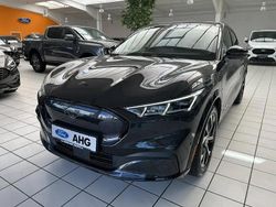Dark matter grau metallic Gebraucht 2023 Ford Mustang Mach-E Premium SUV | 45.990 € (Teuer)