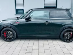Grün Gebraucht 2023 Mini John Cooper Works Kleinwagen | 39.999 €