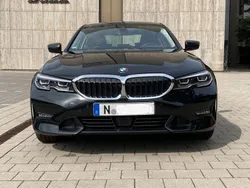 Schwarz Gebraucht 2021 BMW 320 Sport Line Limousine | 28.800 € (Superpreis)