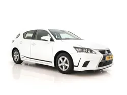Weiß Gebraucht 2014 Lexus CT200h Business Edition Limousine | 10.945 € (Fairer Preis)