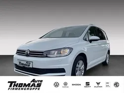 Weiß Gebraucht 2024 VW Touran Comfortline Van / Kleinbus | 34.400 € (Fairer Preis)