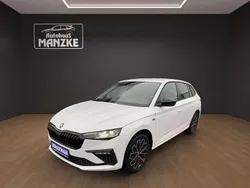 Moonweiss metallic Gebraucht 2024 Skoda Scala Drive Kleinwagen | 27.995 € (Teuer)