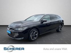 Grenadillschwarz metallic Gebraucht 2024 VW Passat Elegance Kombi | 40.900 € (Superpreis)