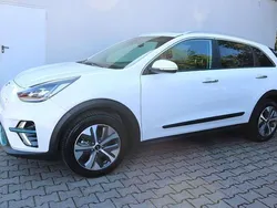 Weiß Gebraucht 2020 Kia e-Niro Spirit SUV | 22.500 € (Etwas zu teuer)