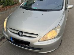 Silber Gebraucht 2004 Peugeot 307 Kombi | 2.500 €