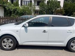 Weiß Gebraucht 2010 Kia Ceed Limousine | 3.000 € (Guter Preis)