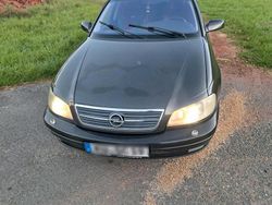 Schwarz Gebraucht 2001 Opel Omega Kombi | 800 € (Fairer Preis)