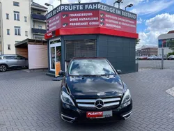 Kosmosschwarz metalliclack Gebraucht 2014 Mercedes B180 Van / Kleinbus | 10.999 € (Guter Preis)