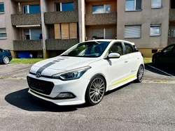Weiß Gebraucht 2016 Hyundai i20 Edition Limousine | 6.800 € (Fairer Preis)