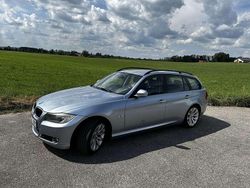 Blau Gebraucht 2009 BMW 318 Kombi | 4.900 € (Fairer Preis)