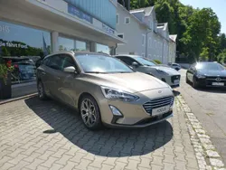 Pyritsilber metallic Gebraucht 2018 Ford Focus Titanium Kombi | 12.390 € (Fairer Preis)