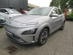 Shimmering silver (metallic) Gebraucht 2023 Hyundai Kona Advantage SUV | 26.490 € (Teuer)