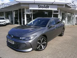 Grau Gebraucht 2024 VW Passat Business Kombi | 39.780 € (Fairer Preis)