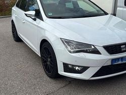 Weiß Gebraucht 2015 Seat Leon ST FR Kombi | 9.299 € (Guter Preis)
