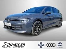 Delfingrau (metallic) Gebraucht 2024 VW Golf VIII Edition Limousine | 36.340 €