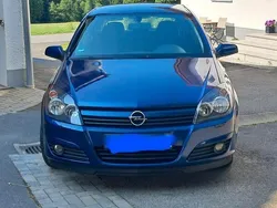 Blau Gebraucht 2004 Opel Astra Limousine | 2.750 € (Teuer)