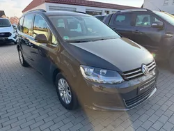 Grau Gebraucht 2019 VW Sharan Comfortline Van / Kleinbus | 17.998 € (Superpreis)