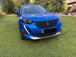 Blau Gebraucht 2021 Peugeot e-2008 Active SUV | 18.200 € (Fairer Preis)